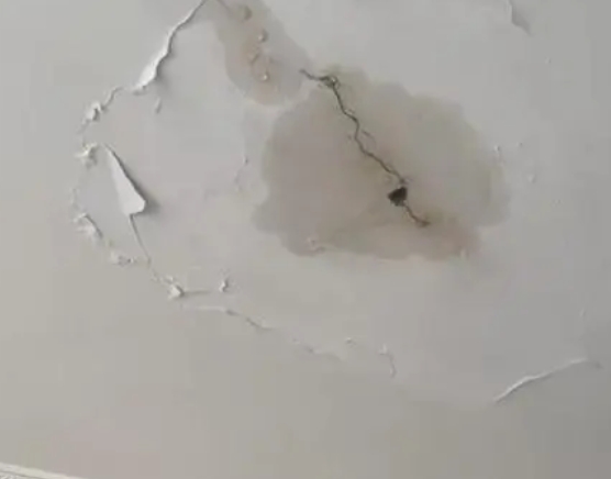张家界市阳台漏水维修公司分享下屋面防水工程质量问题原因分析